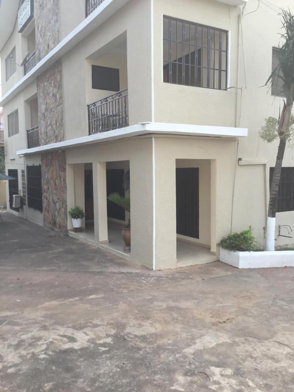 Jenos Hotels Accra Exterior photo